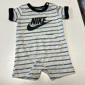 Nike romper‎